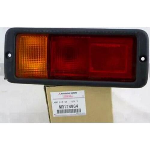 Rear Bumper Reflector lights for Mitsubishi Pajero Montero 1992-1999 MB124963 MB124964 214-1946L-UE