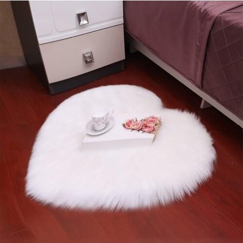 Love Heart White Modern Soft Sheepskin Fluffy Bay Window Sofa Area Rugs Faux Fur Plush Wool Carpet for Bedroom Bedside Floor Mat