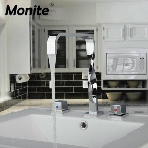 Monite Bathroom Bathtub Waterfall Roman Tub Filler Faucet with Handshower Chrome 2 Handles 3pcs Faucet Mixer Taps Solid Brass