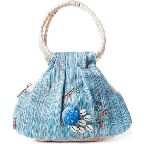 The new ms peacock pattern of yunnan ethnic wind scalloped canvas handbag detachable armrest
