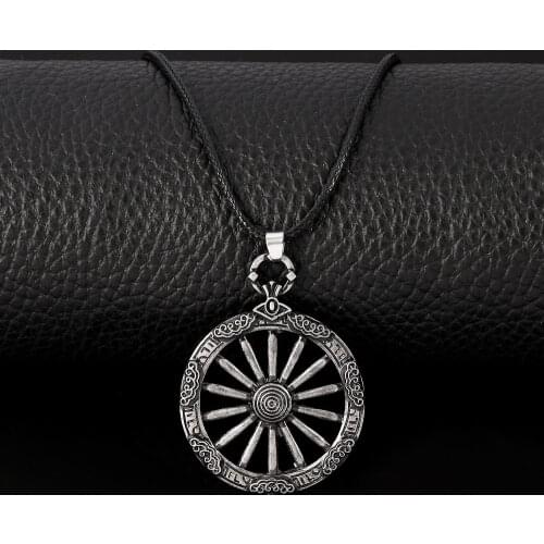 Game Bloodborne Pendant Necklace Vintage Crow Hunter Wheel Hunter Badge Necklace For Men Women Choker Jewelry Accessories