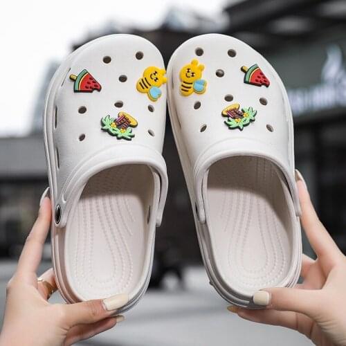 Women Clogs Beach Sandals Summer Anti-skid Platform Garden Sandals Ladies Soft Flat Water Slippers Cute Embellishment Woman New