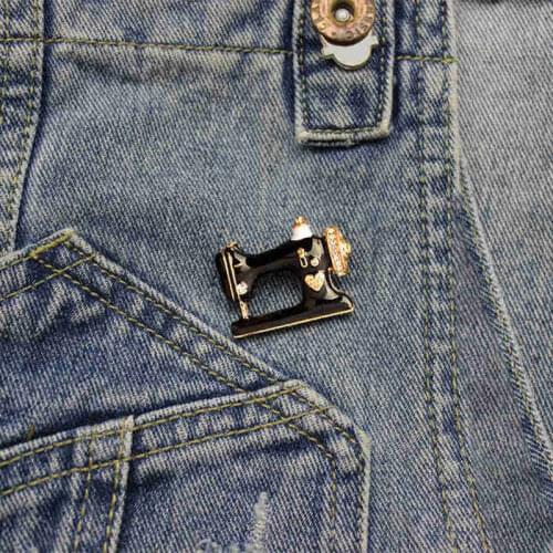 Thimble Needle Thread Seamstress Black Sewing Machine Brooch Women Pin Brooches Enamel Pins Jacket Pin Badge Gift Jewelry