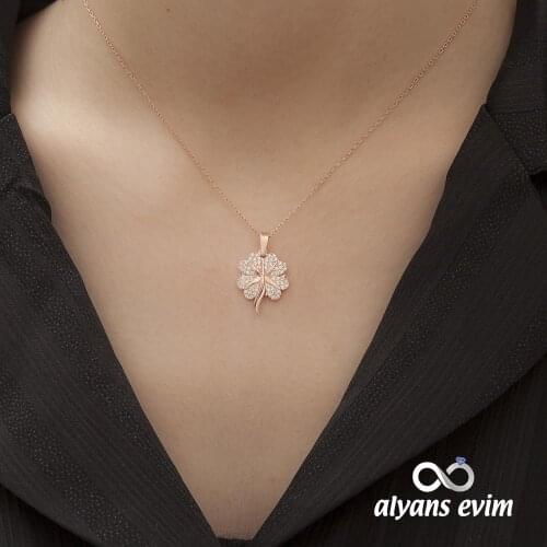 Silver Retractable Clover Is Necklace