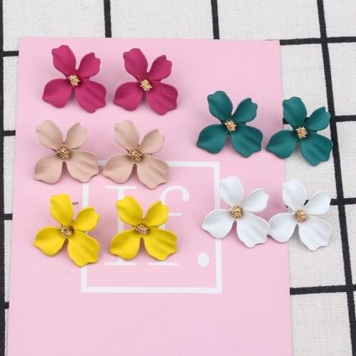 Cute Painted Flower Stud Earrings For Women Korean Style Blooming Flower Earrings Fashion Woman Jewelry Women Summer Accessories