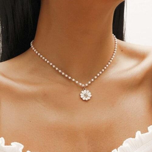 Women Fashion Goth Pearl Choker White Flower Pendant Necklace Party Jewelry Girls Beads Necklace Choker Gift
