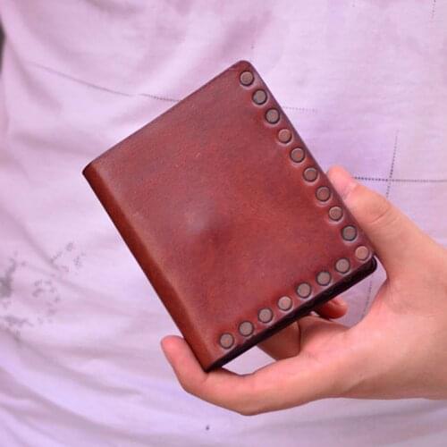 AETOO Mens short leather wallet, rivet decorative wallet, retro leather mens wallet