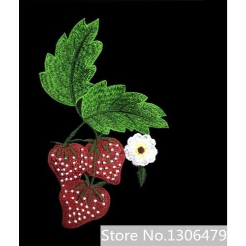 2pieces/lot Exquisite Soluble Embroidery Strawberry Fabric Sticker DIY Clothing Accessories Lovely Patch RS1063