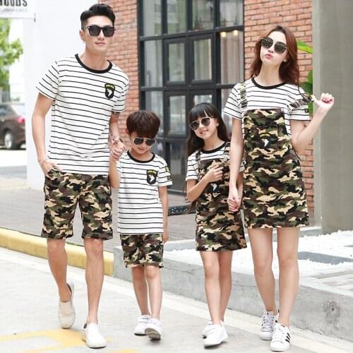 Family Matching Outfits 2018 Summer Mother Father and Daughter Son Clothes Dress Camouflage Pattern Daddy and Me Casual T-shirt