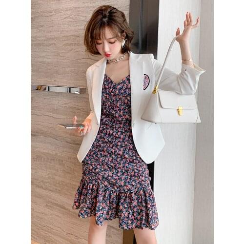 V Neckline retro printing three dimensional fold stitching lotus leaf swing Sling Dress for women 2021 Spring new