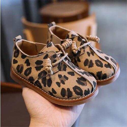 2021 spring new childrens leather shoes fashion leopard Princess leather shoes boys' solid color soft sole antiskid shoes