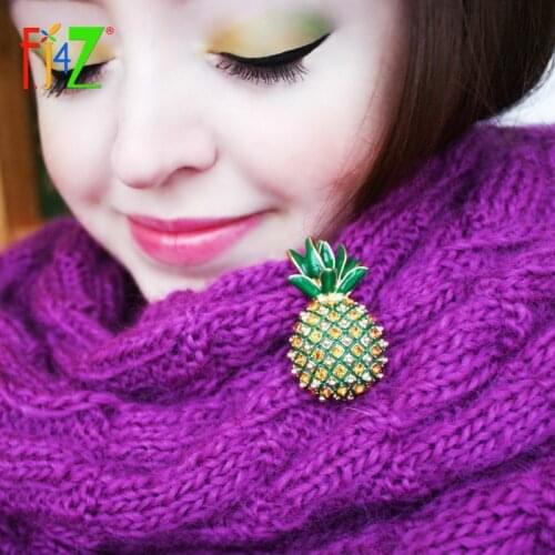 F.J4Z Hot Stunning High Quality Collar Brooches Pins For Party Show Unique Southeast Asian Style Rhinestone Pineapple Brooches