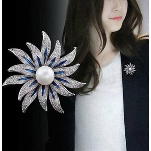 Big Flower Brooch Imitation Pearl Sunflower Brooches For Women Gift Fashion Lady Clothes Jewelry Pins Broach Accessories