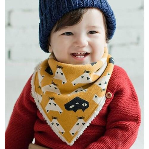 New Button Style Baby Boy Bibs Velvet Cartoon Cat Lion Baby Animal Bibs Waterproof Cotton Scarf Bibs Burp Cloths Warm Moms Care