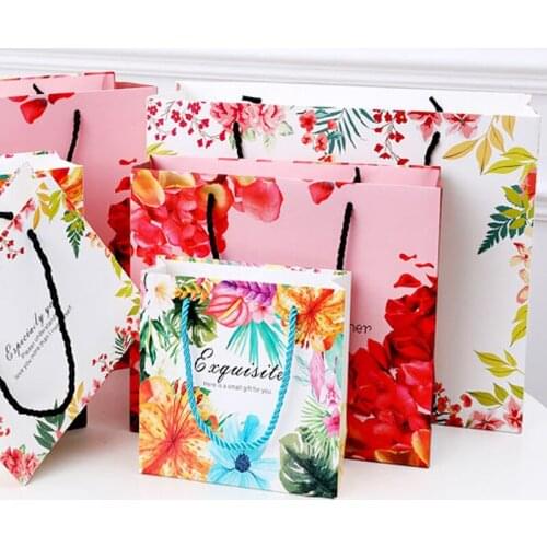 10pcs Cute Flamingo Gift Bag Candy Chocolate Bags Kraft Paper Cookie Tote Wedding Party Decoration Box Cartoon Cake Bags