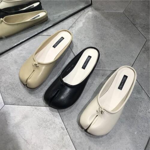 Women shoes summer wear pig trotter split toes half drag lazy shoes without heel Baotou sandals and slippers thick heel mules