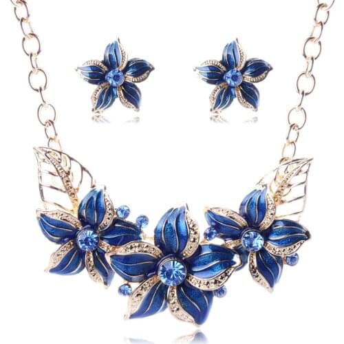4 colors blue, purple, black, white fashion trend fashion flowers dripping drill necklace set