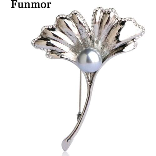 FUNMOR Imitation Pearls Maple Leaf Shape Brooches For Women Silver Color Vintage Crystal Brooch Corsage Collar Clip Lapel Pins