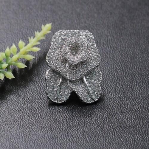 Lanyika Fashion Jewelry Exquisite Flower Leaf Brooch Pins for Engagement Daily Micro Paved Zircon Popular Gifts