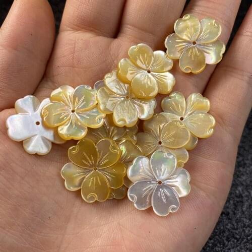 2Pcs Natural Shell Beads Yellow Shells Carved Flower Charms Beads For Jewelry Making Earring DIY Hairpin Accessories 15mm 20mm