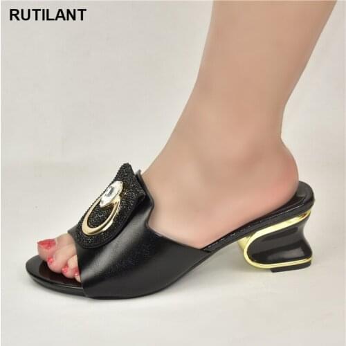 Latest Design Womens Slippers Nigerian Womens Slippers with Diamonds for Womens Shoes 2021 Fashion Women Open Toe Shoes