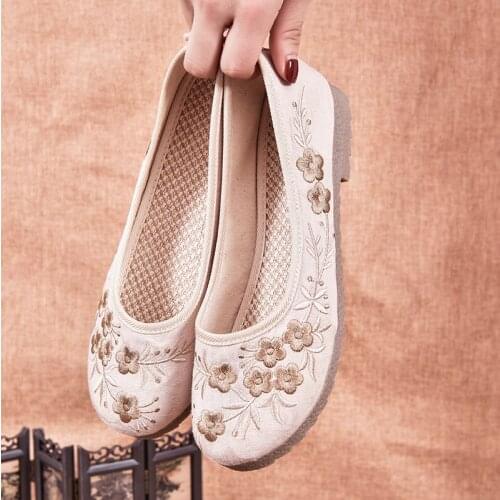 2020 spring autumn casual fashion round head shallow mouth embroidered design Slip-On flat shoes women comfortable wild W33-86