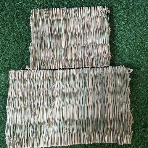 2PCS Pet Parrot Hamster Mat Moisture-proof Warm Woven Natural Straw Bed Mat Handmade Rabbit Grass Mat for Small Animal