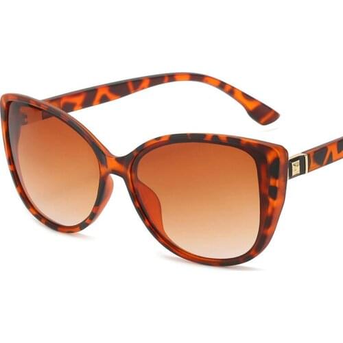 Classic Cat Eye Shape Women‘s Sunglasses Super Light PC Frame Sun Glasses Colorful Reflective Coated Protection Eyewear