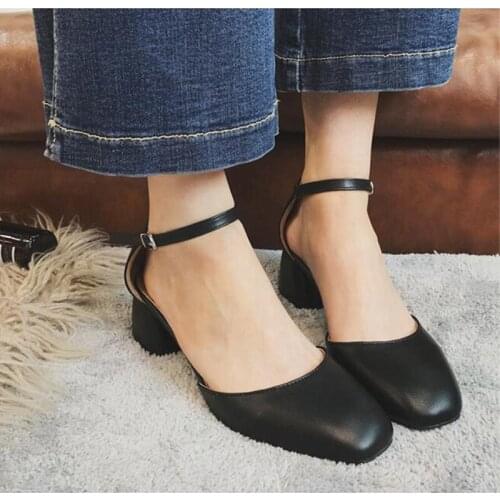 2021 Summer New Ladies Sandals Fashion Retro Square Head Thick Heel Shoes Wild Casual Shallow Mouth One Word Buckle Shoes