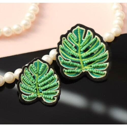 1 Piece Green Color Beads Leave patches for clothes Sweater DIY Accessories Decorative Patch Brooch Handmade Applique