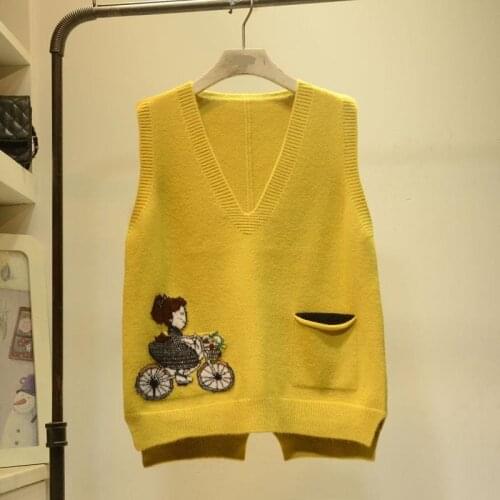 2021 Fashion Spring V-neck Knitt Vest Korean Edition Loose Women Asymmetry Sweater Embroidery Outside Wear Sleeveless Tank Top