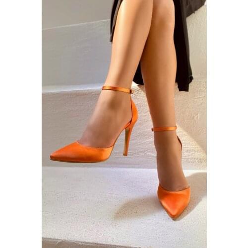 Laminta Suede Pumps