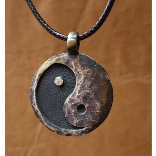 Creativity Retro Gossip Modeling Pendant Necklace Go Out Play Men and Women Paragraph Accessories