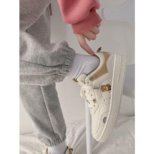 Cute bear white shoes female 2021 spring and autumn Korean version of all-match thick-soled breathable student casual shoes