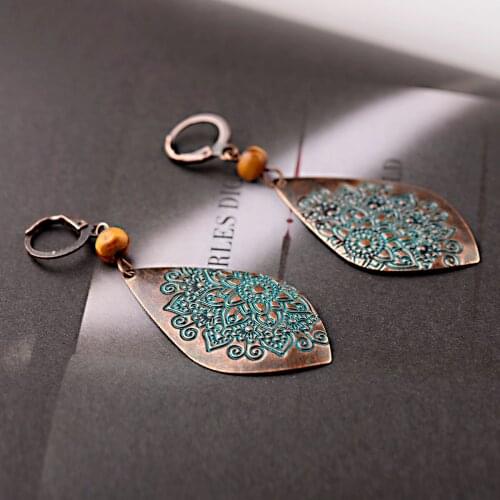 Exotic Tribal Flower Pattern Carved Earrings Ladies Women Retro Charm Boho Ethnic Style Minority Earrings Accessories