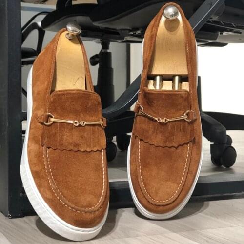 2021 New Mens Shoes Fashion Casual Solid Color Imitation Suede Classic Tassels Metal Decoration British Yuppie Loafers 6KF295