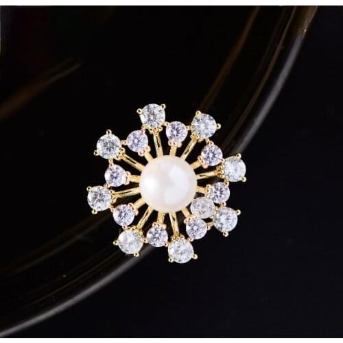 Cute Small Flower Brooches for Women AAA Zircon Pins Elegant Pearl Brooch 2021 Corsage Broche Female Jewelry Accessories Gift