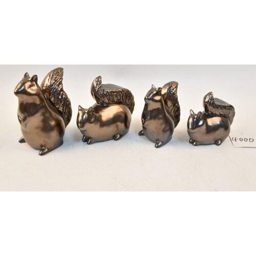 Christmas celebration decorations ceramic Christmas tree and squirrel-shaped decorations home decoration decorations