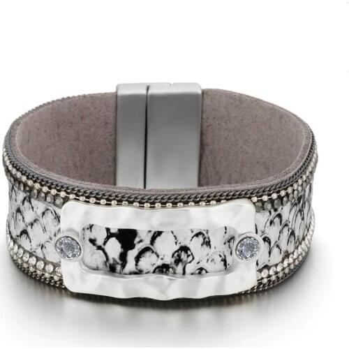 Womens Bohemian Wide Leather Crystal Bracelet Lady Magnetic Clasp Bracelet Female Fashion Charm