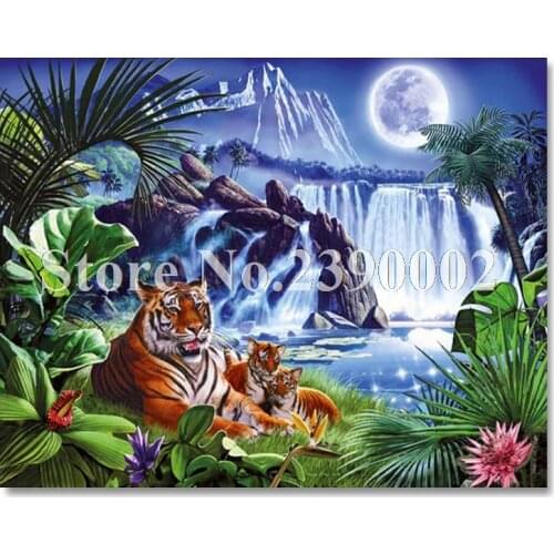 Animal Diamond Embroidery 5D DIY Diamond Painting Christmas Moon Waterfall Tiger Cross Stitch Full Rhinestone Diamond Mosaic