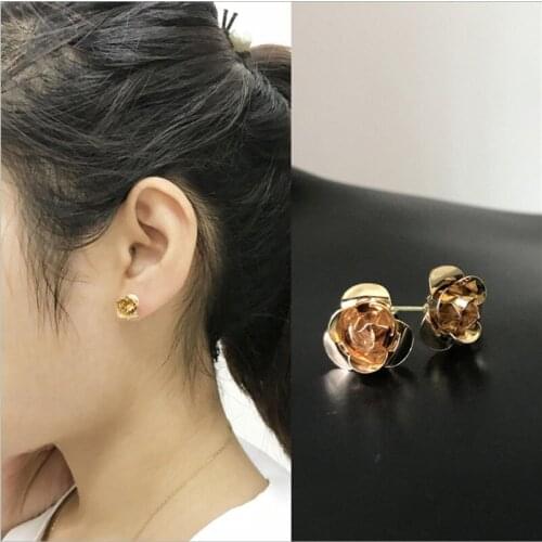 New Cute Small gold Flower Stud Earrings Fashion metal Earrings for Women Gils Rose Gold Color Jewelry Bijoux Gift