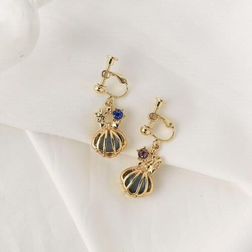 Lovely Girl Sweet Temperament Shell Shaped Clip Earrings Retro Baroque Rhinestone Shell Flower Clip Earrings Without Piercing