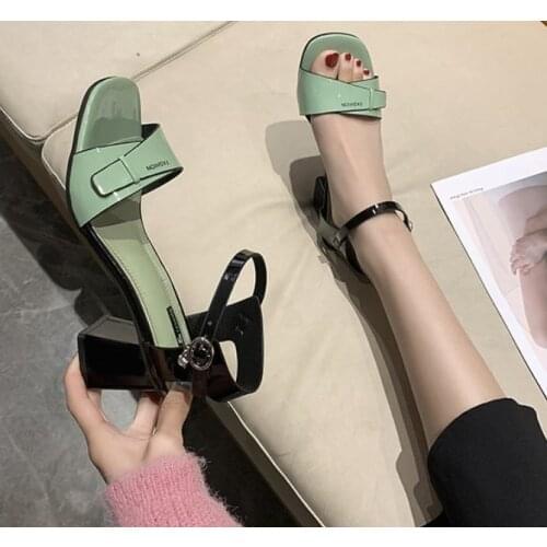 2021 New Brand Womens Leather Ladies Sandals Square High Heel Sandals Womens Shoes Summer Casual Beach Shoes White