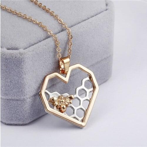 Hot Sales Delicate Pendant Necklace Metal Heart Honeycomb Bee Necklaces For Women Gold Silver Fashion Jewelry Birthday Gifts