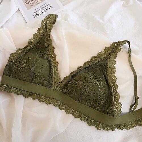 Lace triangle cup bras wire free thin underwear without bumps gathers comfortable bra sexy top breathable cotton pad bralette