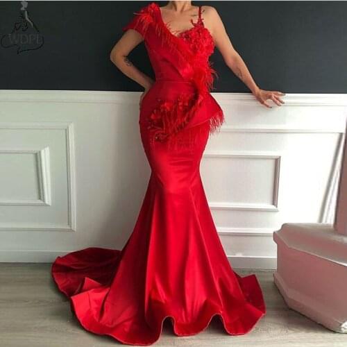 Elegant Red Mermaid Evening Dress Sleeveless Feathers Appliqued Prom Dresses Sweep Train Formal Party Gown Custom Made Cheap