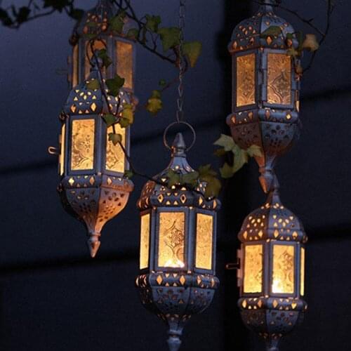 Hanging Candle Lantern Retro Moroccan Candle Holder Hollow Metal Glass Candle Holder Lantern for Home Patio Christmas Decoration
