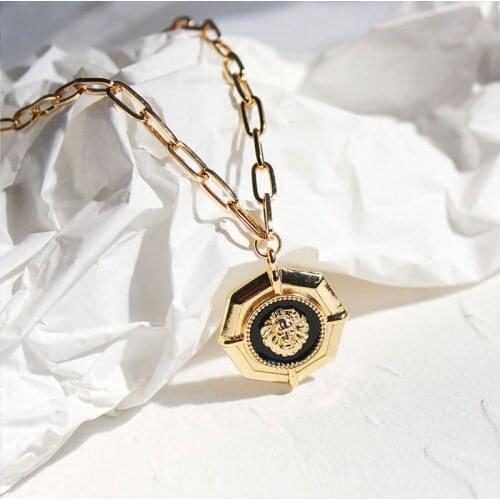 European Fashion Metal Black Drop Glaze Lion Head Long Pendant Necklace Hip-Hop Alloy Geometric Necklace Simple Jewelry Party