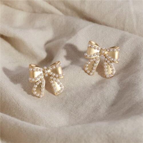 2020 New Fashion Womens Earrings Sweet Delicate Cute Bowknot Pearl Ear Stud For Women Brides Wedding Party Jewelry Wholesale
