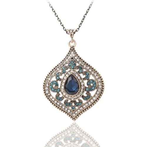 Bohemian Style Crystal Pendant Necklace Female Collar Fashion Jewelry Clavicle Pendant Necklace Gifts for Womens Necklaces